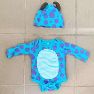Baby bodysuit with matching hat